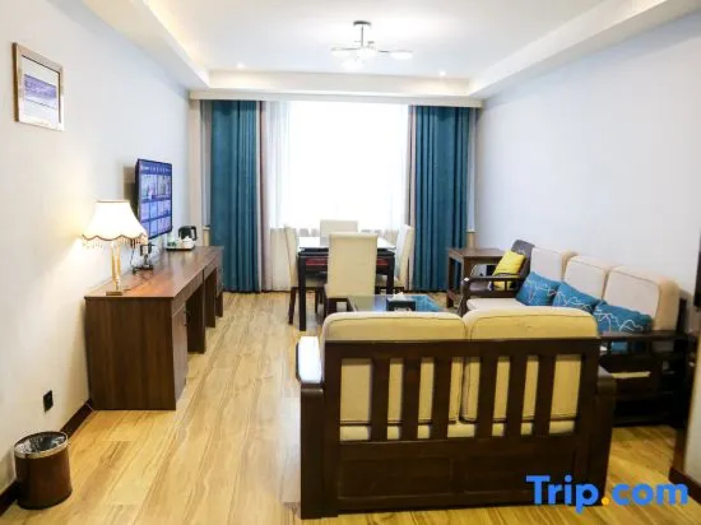 Yushu jiegu temple hotel