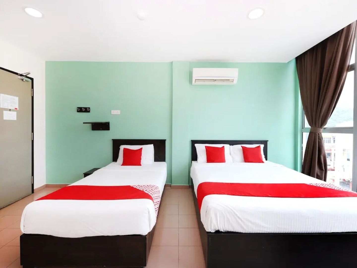 OYO 816 Hotel De Kiara