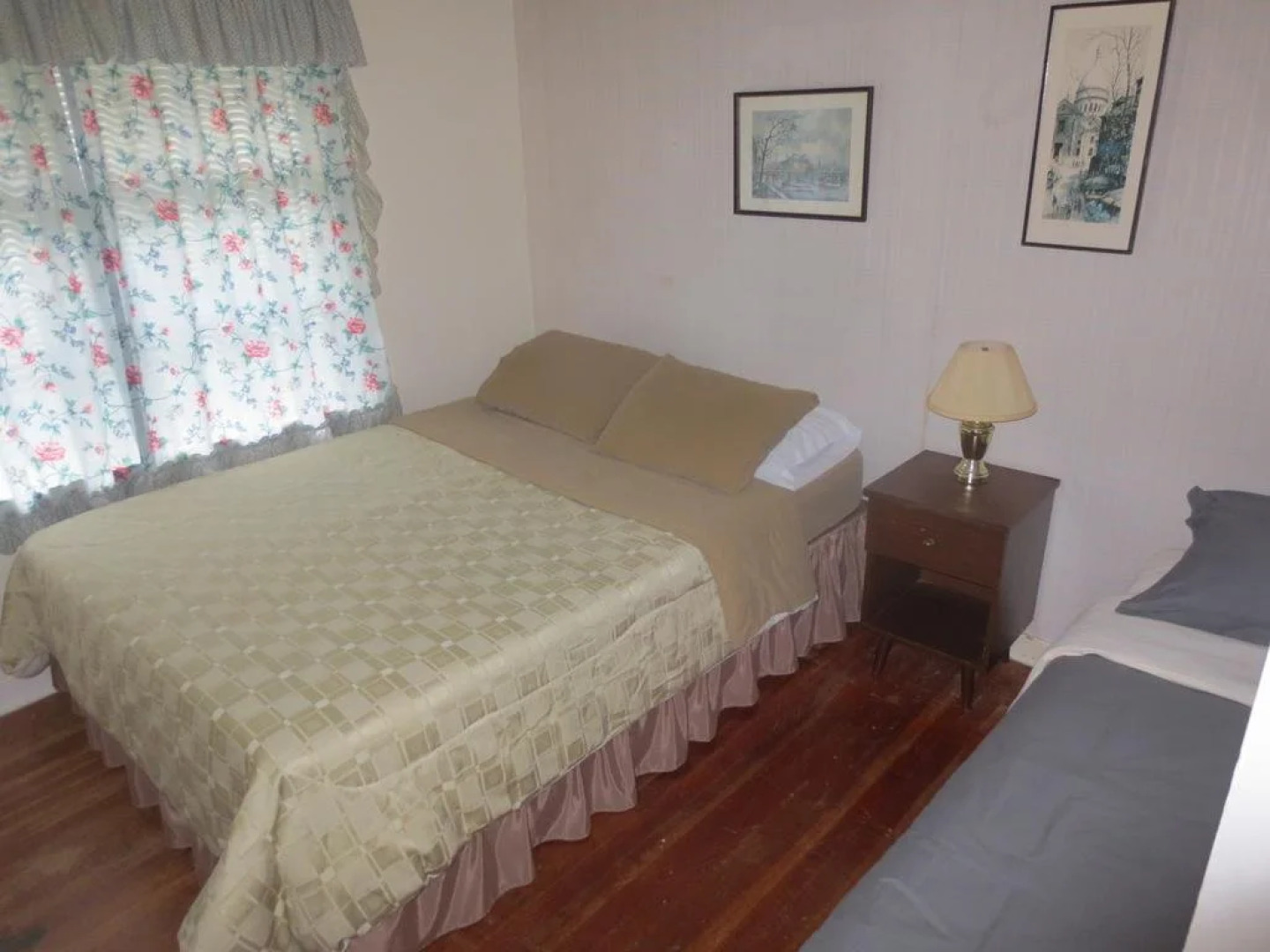 Port Renfrew Country Cottage