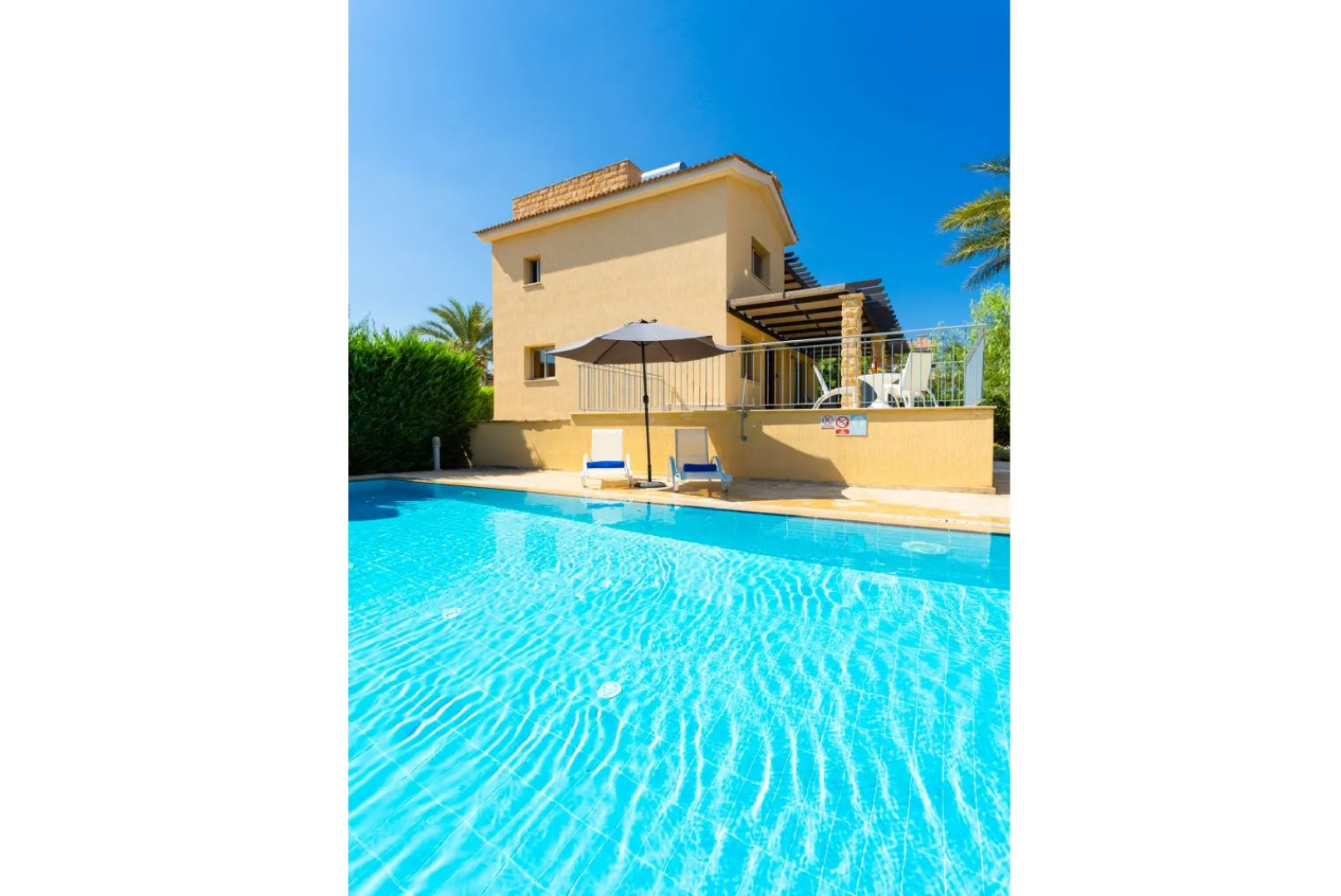 Villa Izabella in Polis