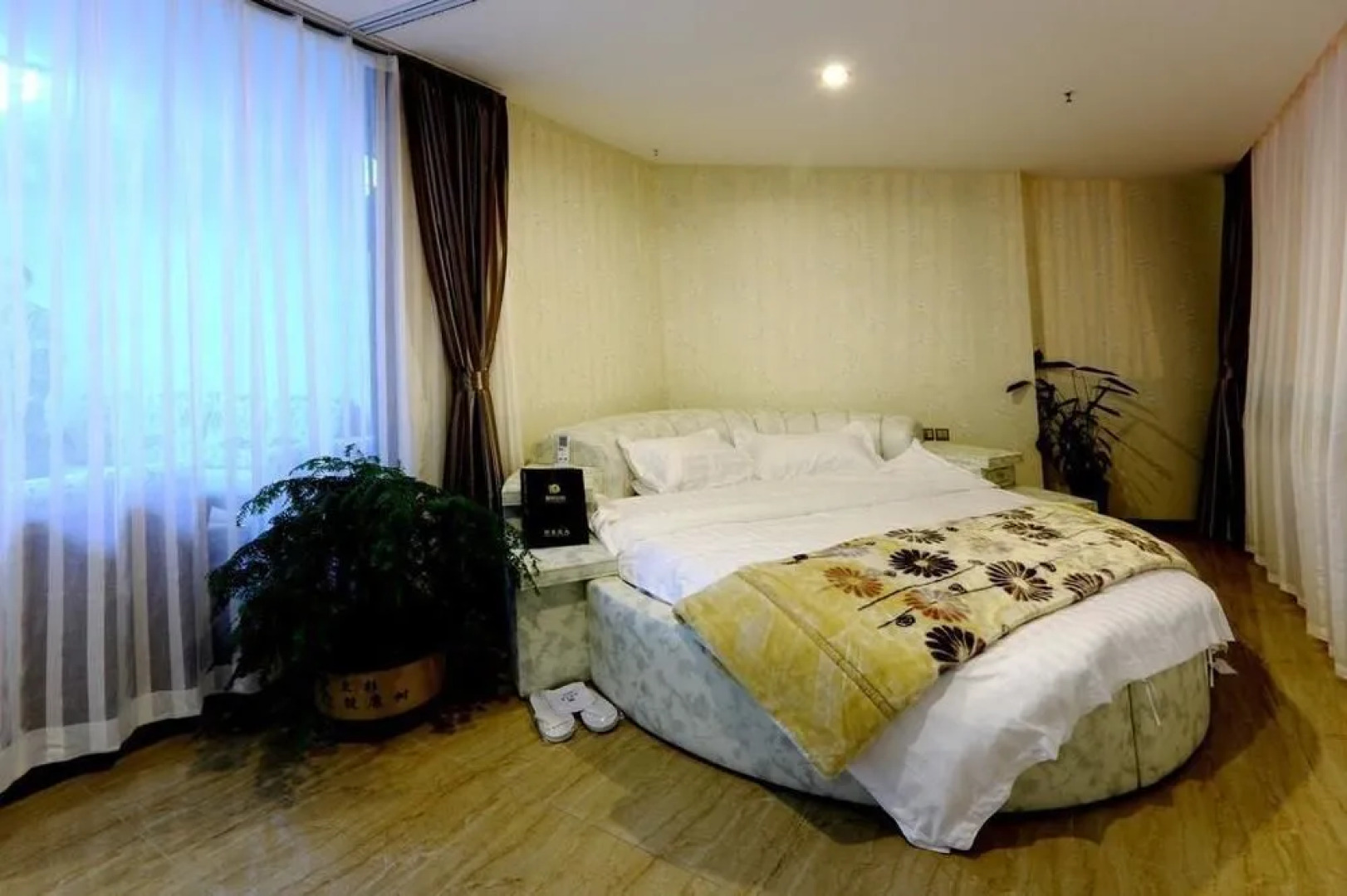 Chengde Yiyuan Hotel