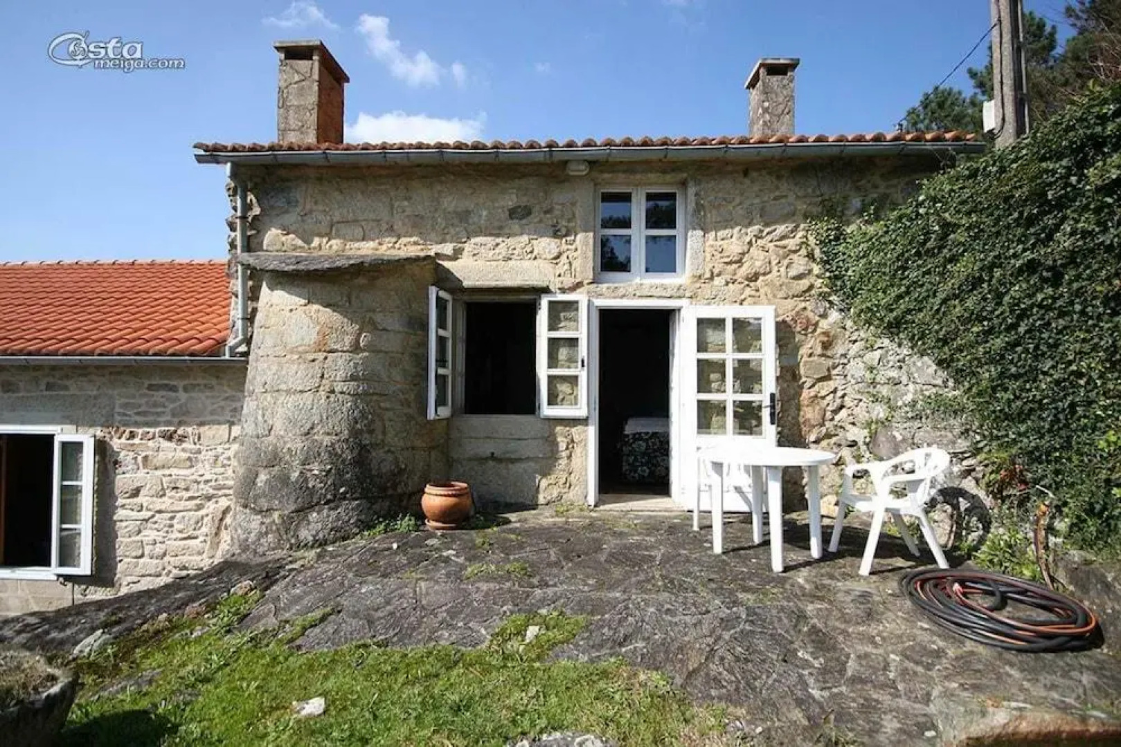 107565 House In Outes