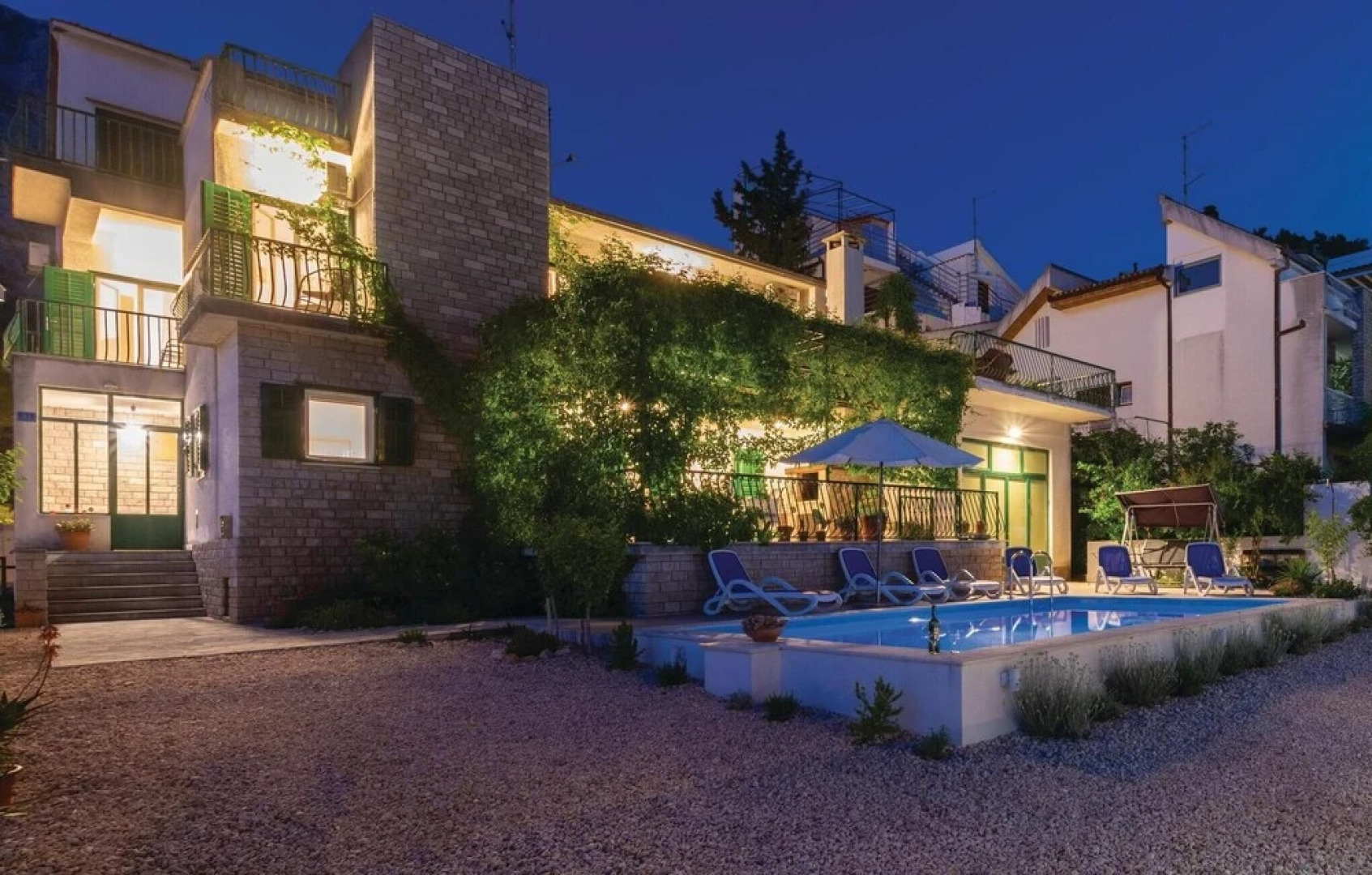 Amazing Home in Makarska With Wifi and 6 Bedrooms