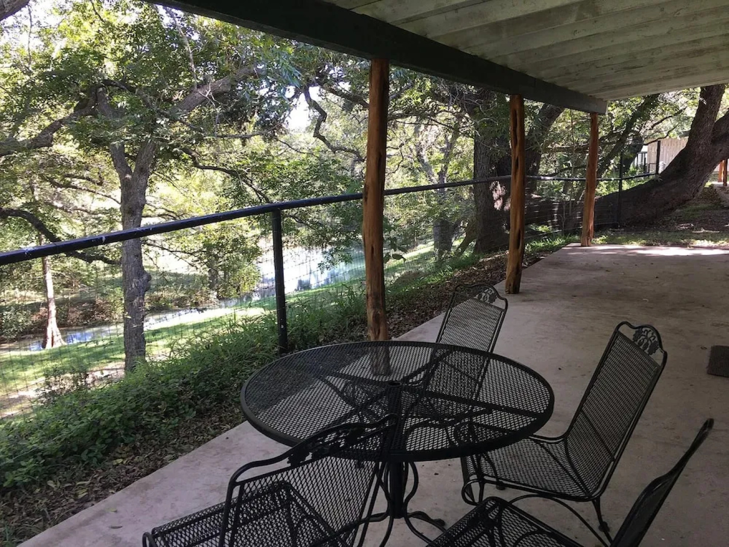 Frio Springs Lodges