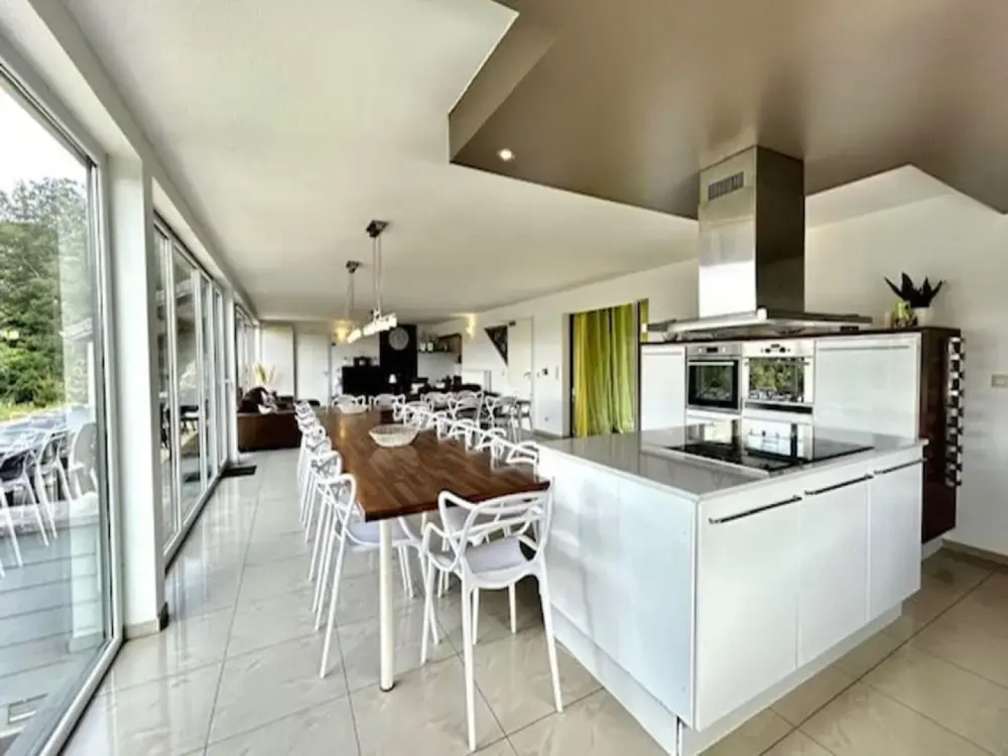 Luxury Villa in Stavelot with Hot Tub