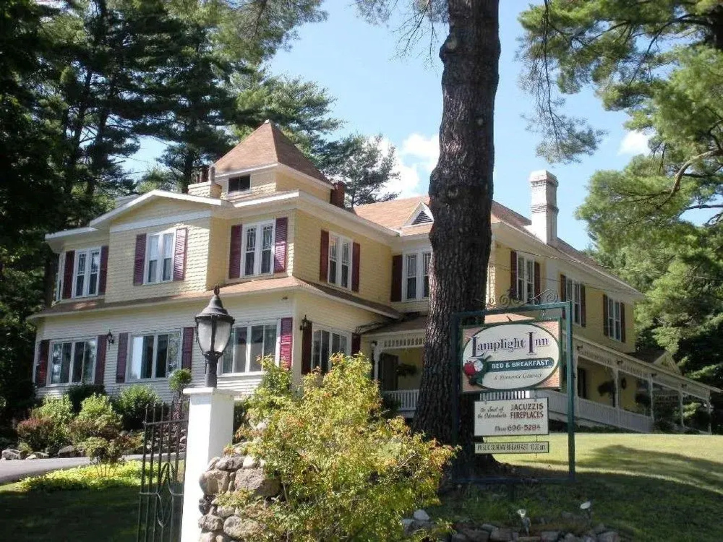 Rockwell Falls Inn and Wine Bar
