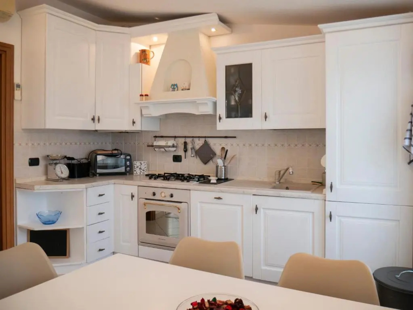 055 - Villa FAVOLA ANTICA, VISTA MARE pace natura 10 minuti dalla SPIAGGIA