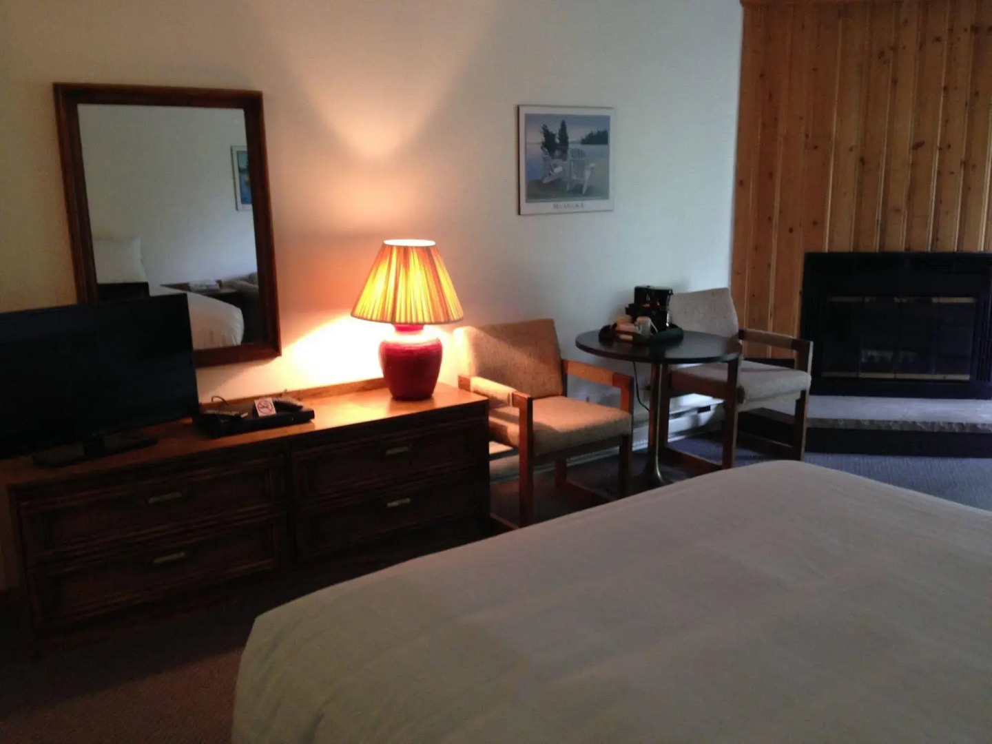 Colonial Bay Motel and Cottages