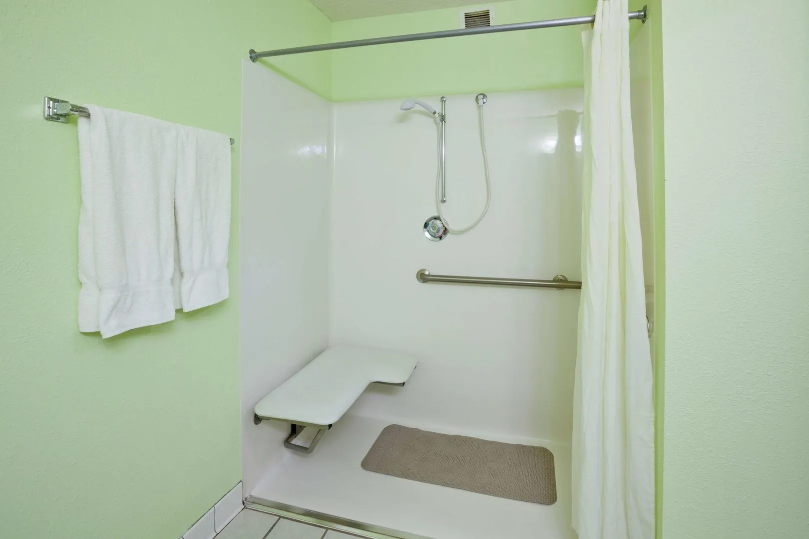 Grandstay Hotel and Suites