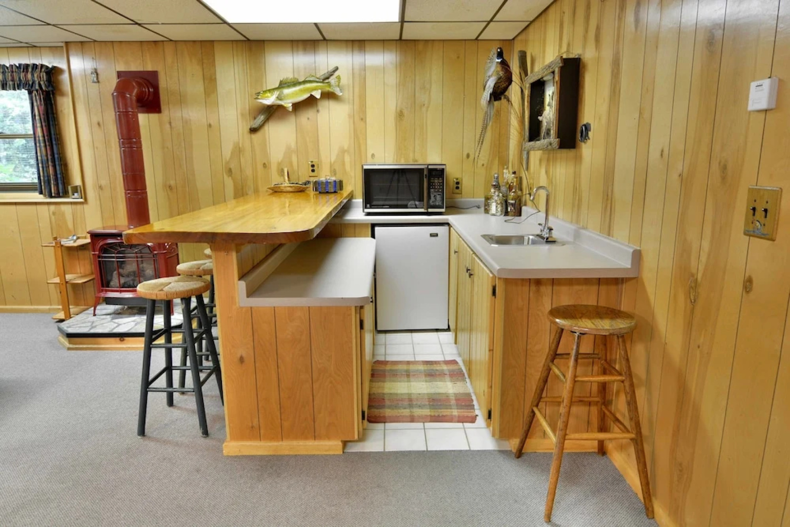 Spacious Cascade Chalet with Cozy Fireplace by RedAwning