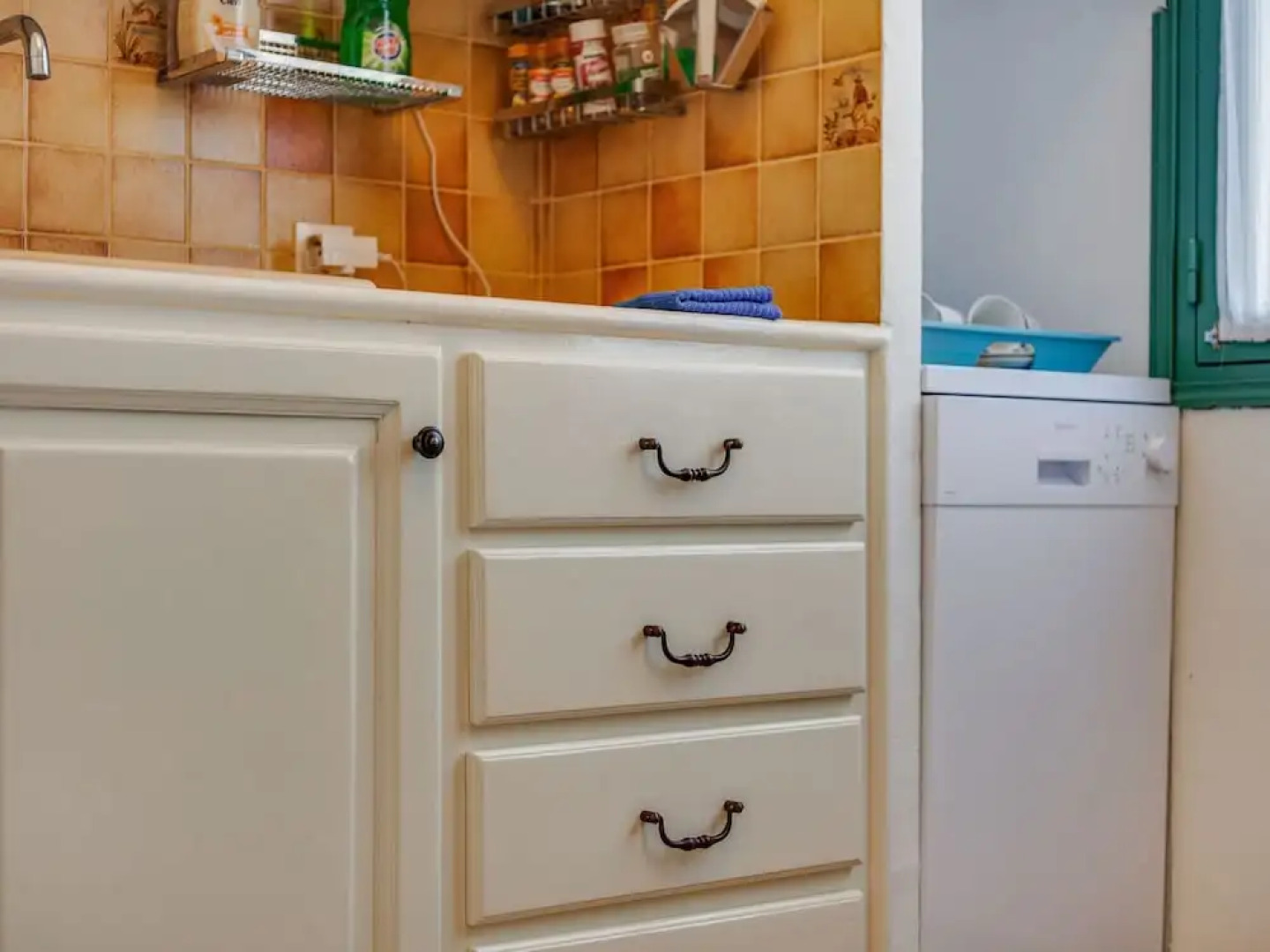 Cosy Apartment in Vachères With Private Garden