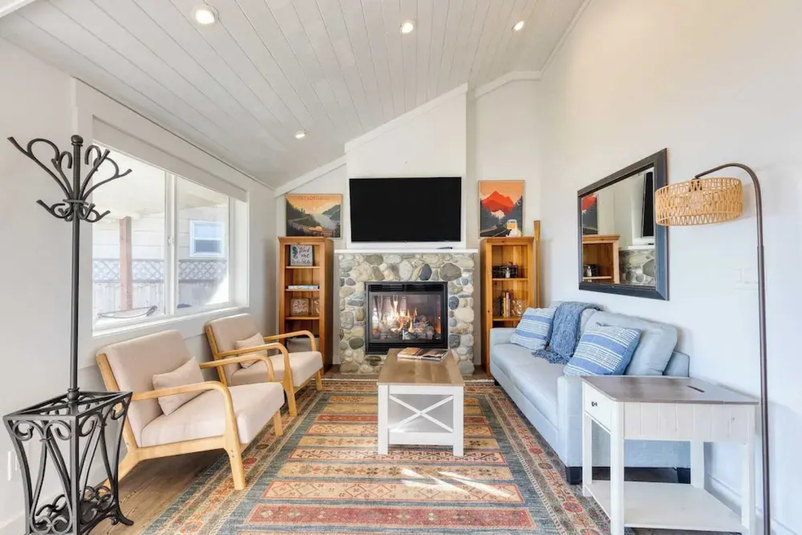 Cozy Whidbey Island Stay Steps on the Beach Fireplace, Bbq, Near Trails