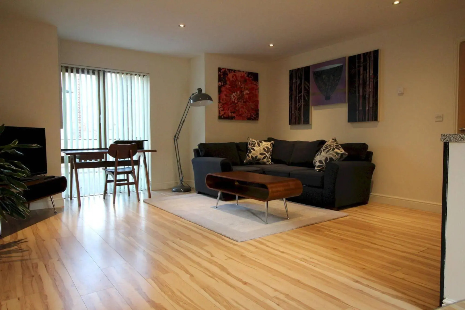 Lux Living Apartments - Alpha Apartments