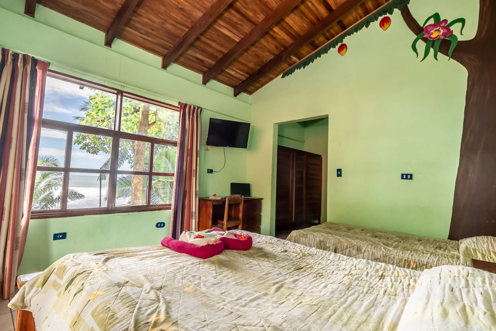 Fuego del Sol Beachfront Hotel