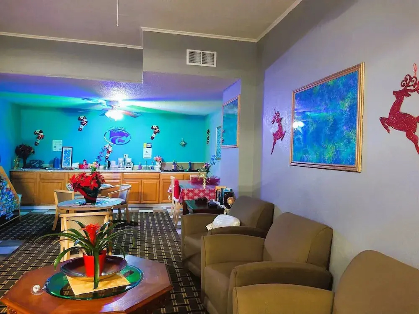 Grand View Plaza Inn & Suites