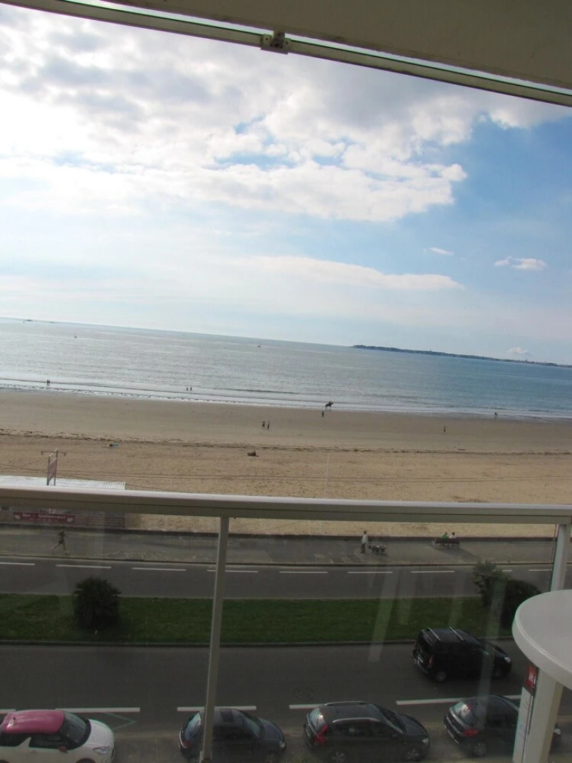 Studio in Pornichet, With Wonderful sea View, Furnished Balcony and Wi