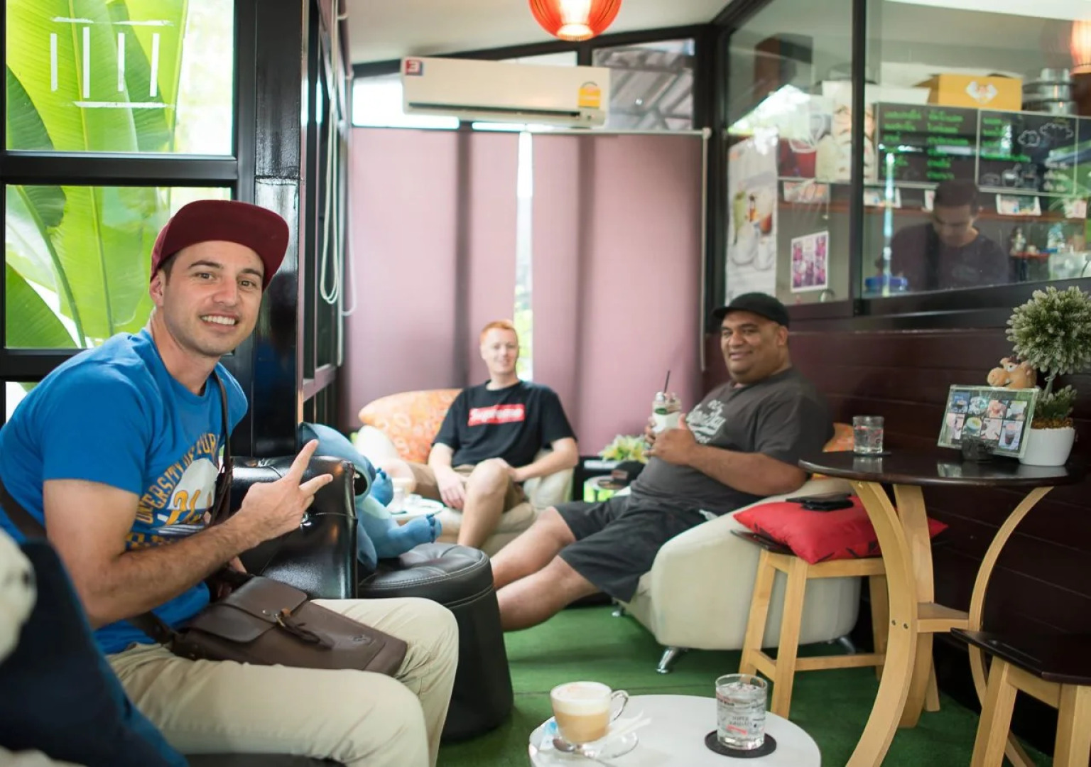 Modern Inn by Saifon