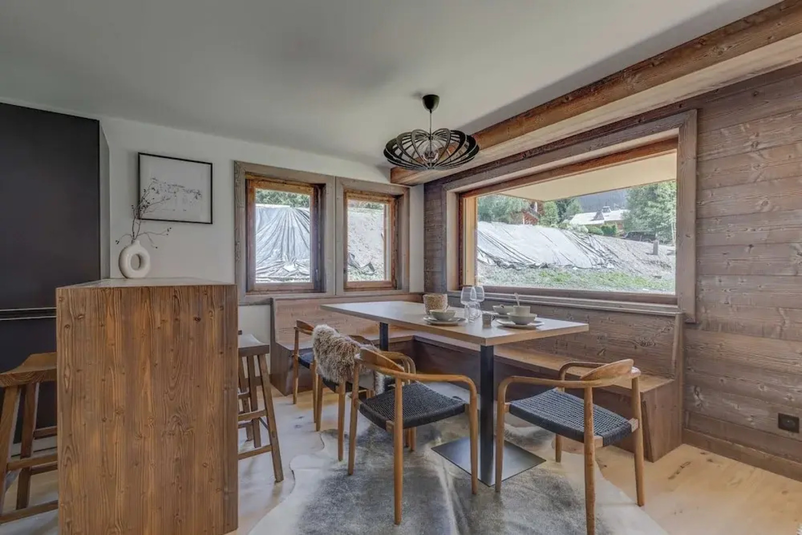 Ideal 3 Bedroom Apartment With 200m2 Garden