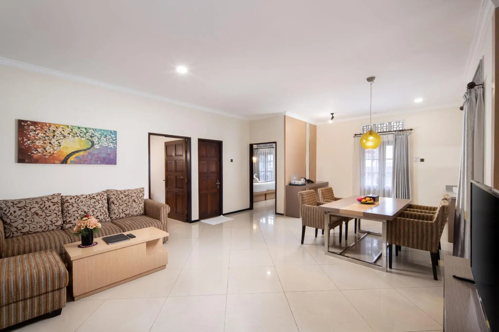 Royal Hotel and Villa Batu