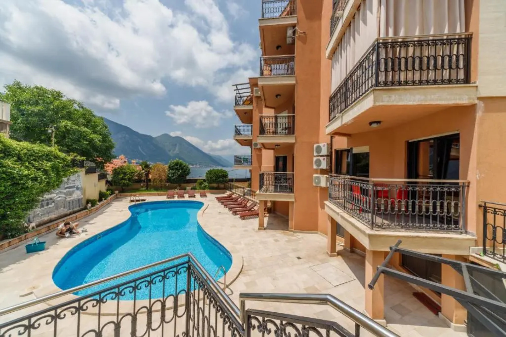 Apartments Coral