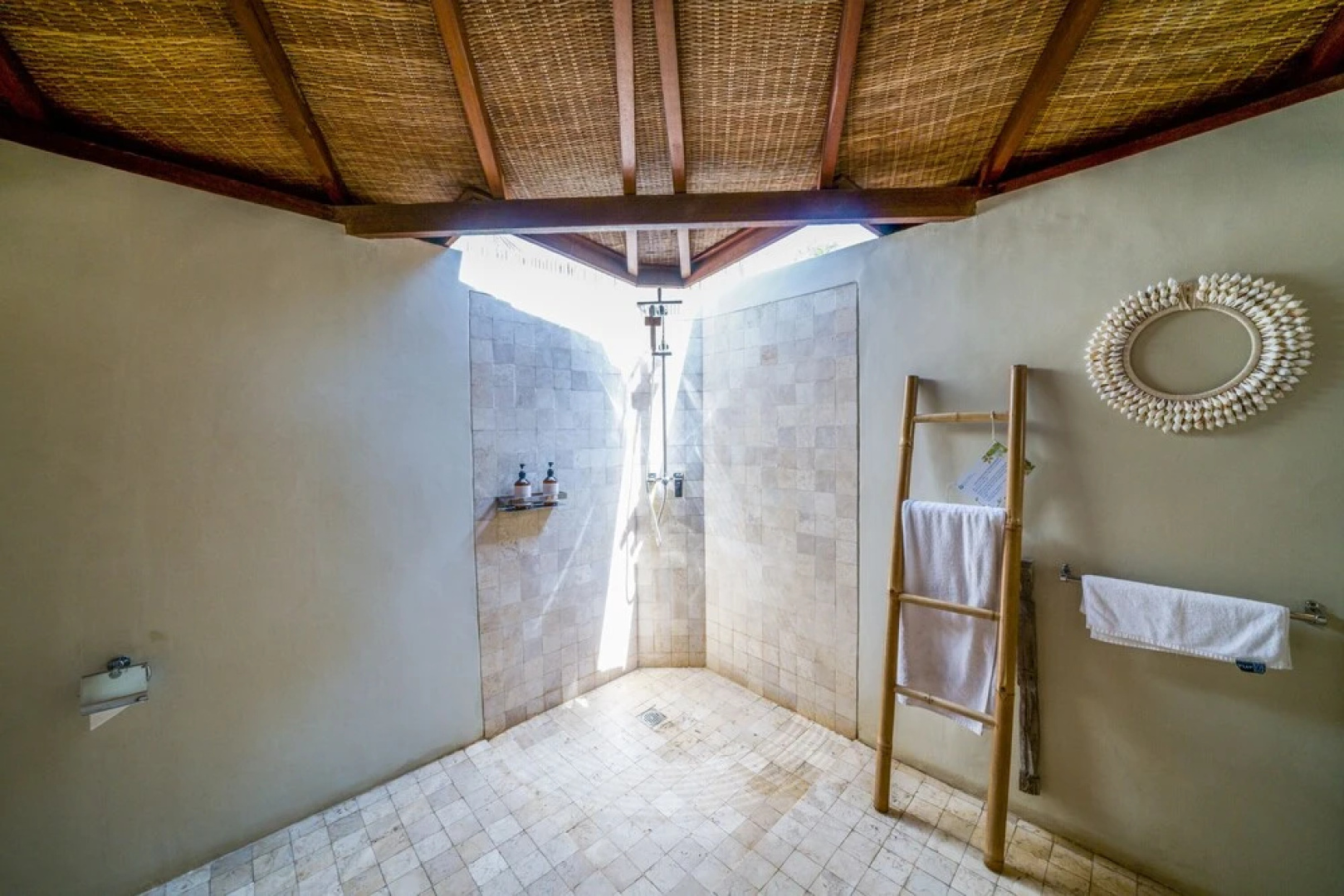 Blue Lagoon Avia Villa