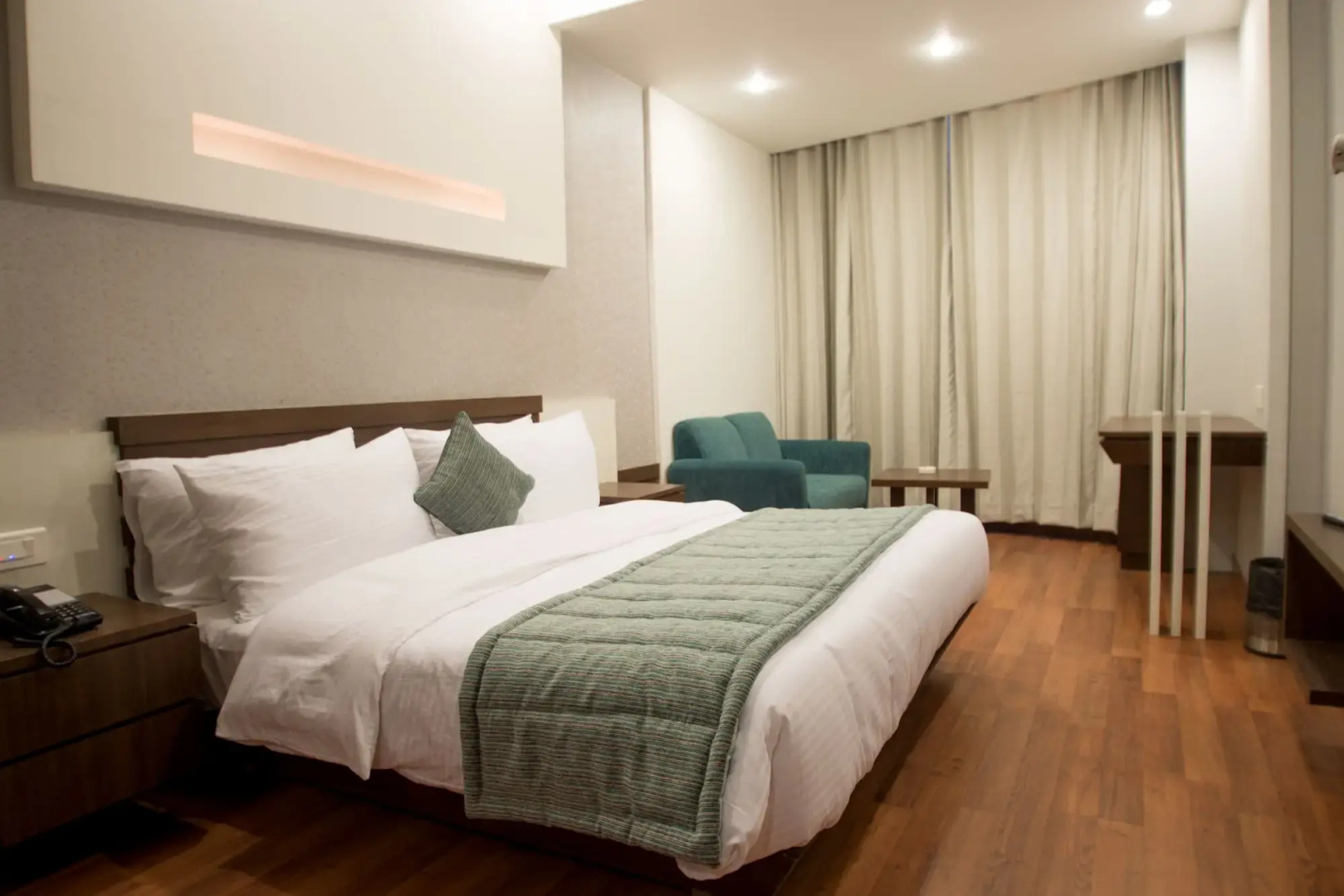 Hotel Narulas Aurrum