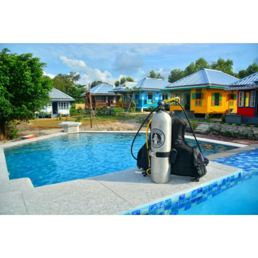 Rock and Wreck Dive Resort