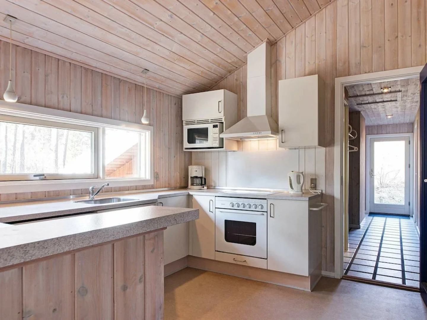 Chic Holiday Home In Nexø With Whirlpool