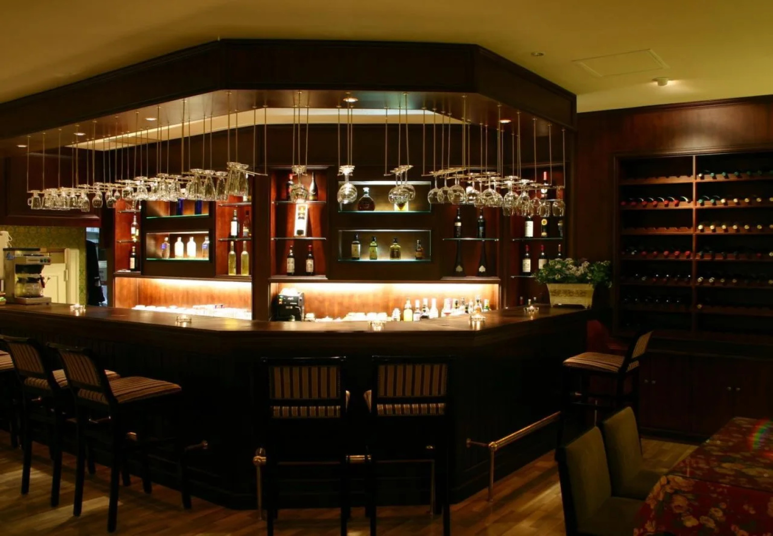 Hotel November