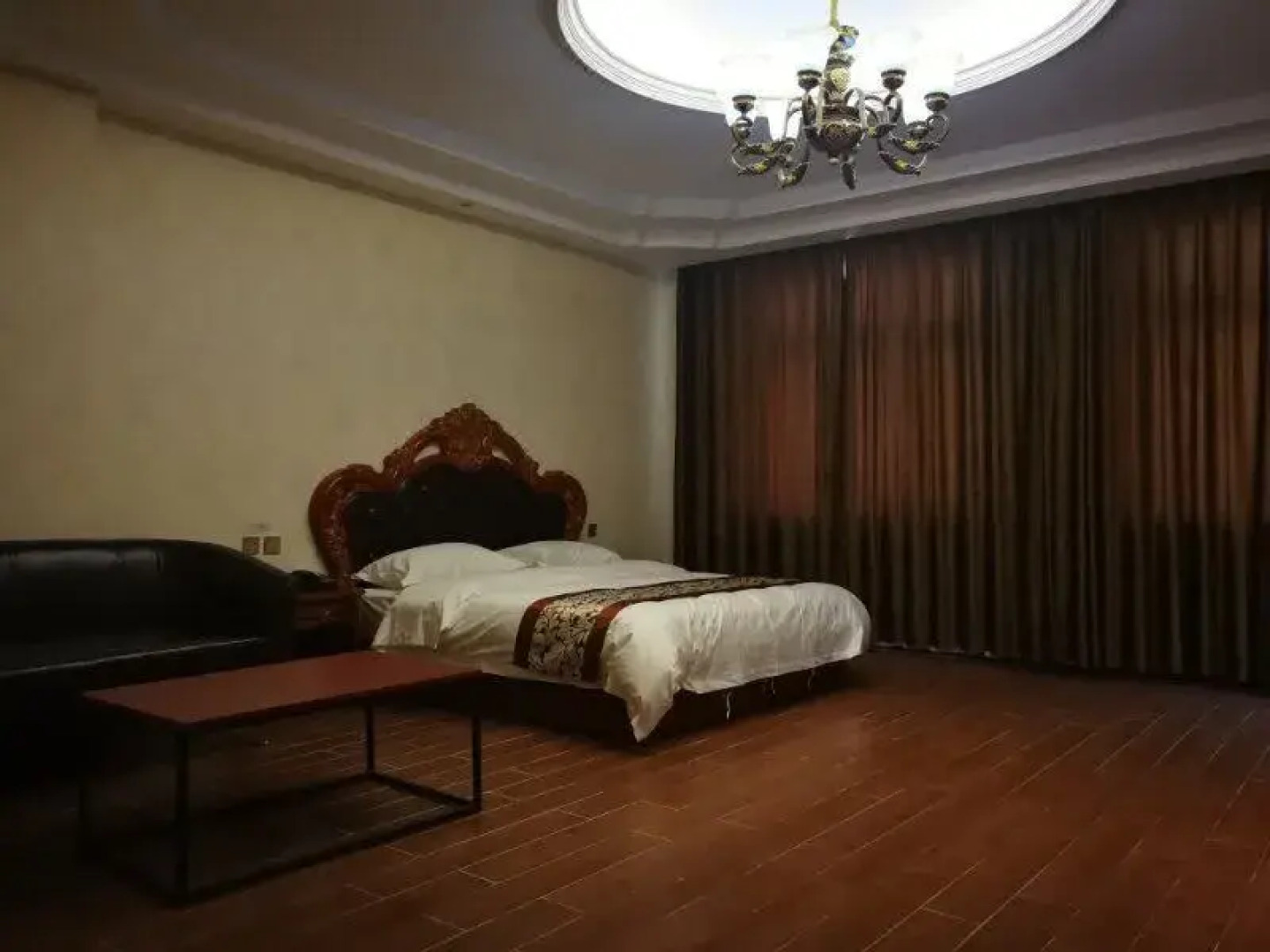 Super 8 Hotel (Tongliao Affiliated Hospital)