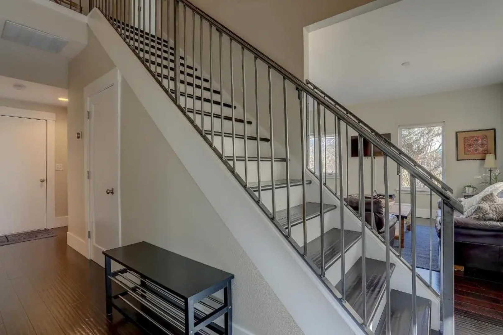 Surfsup!   *30 Day Minimum 3 Bedroom Home by RedAwning