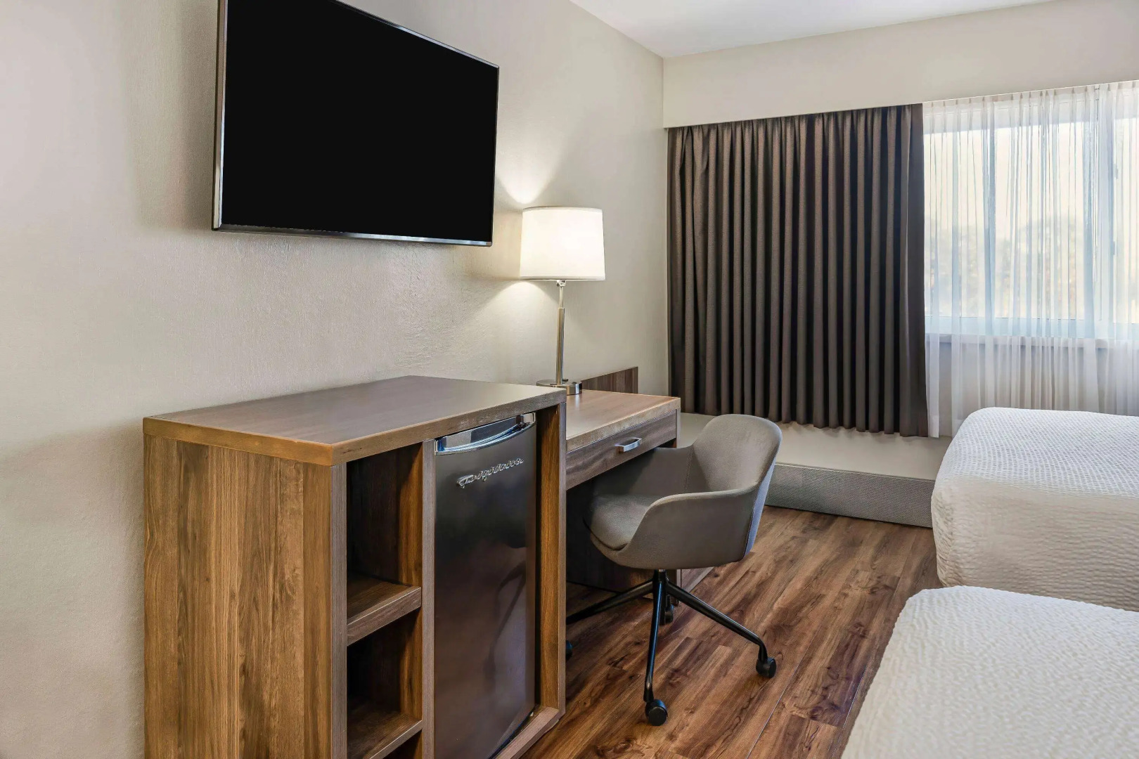 Days Inn by Wyndham Victoria On The Harbour