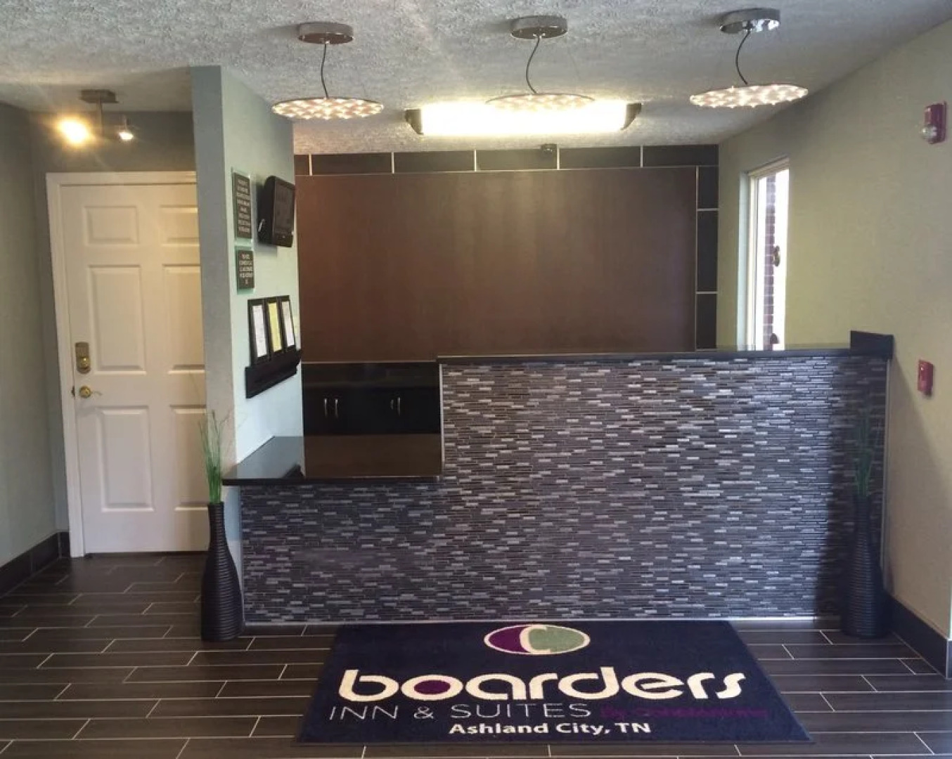 Boarders Inn & Suites Ashland City