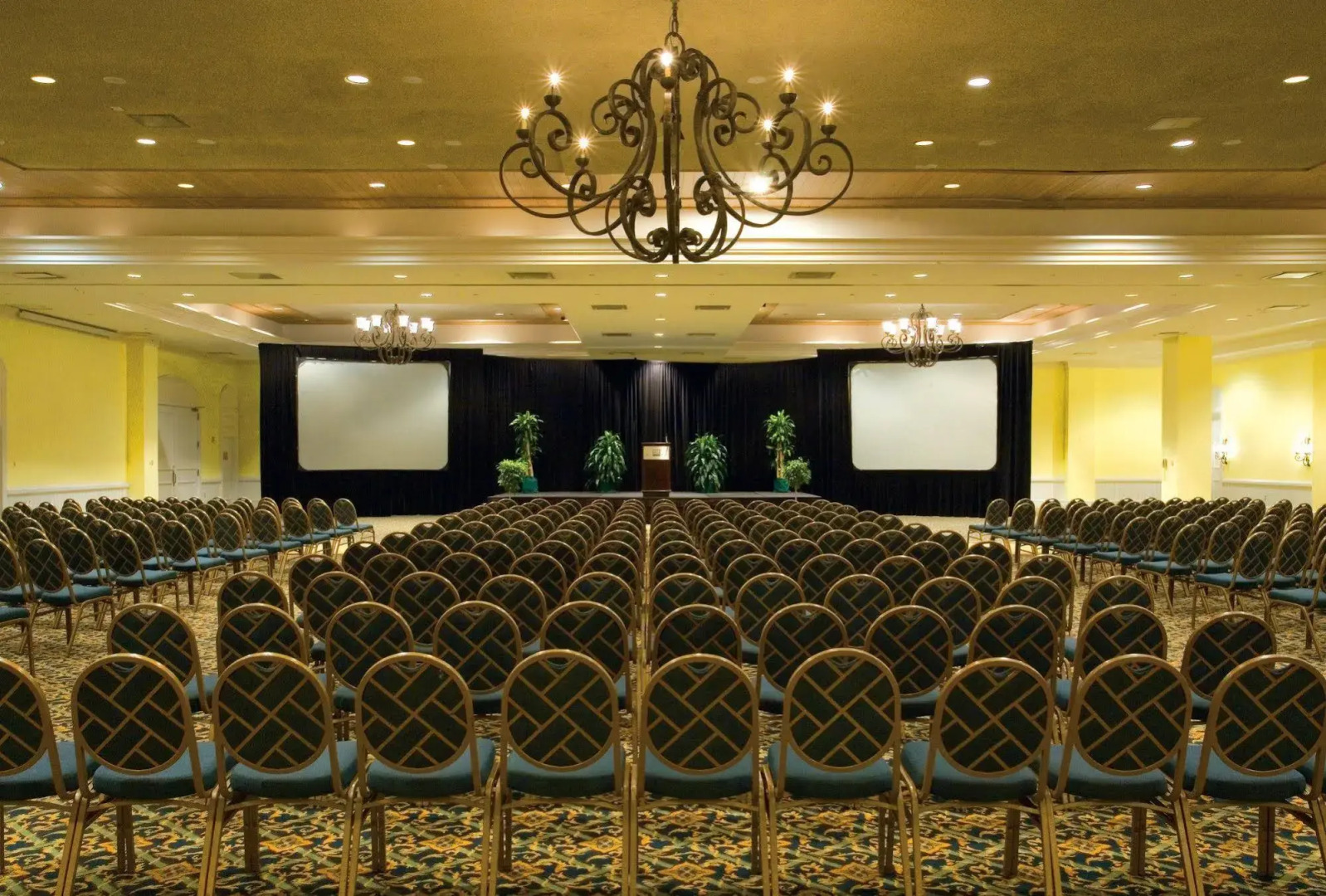 Lighthouse Pointe at Grand Lucayan