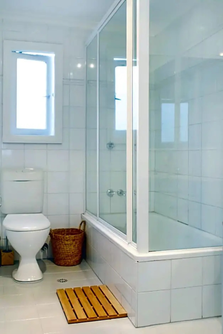 Robertson Public House