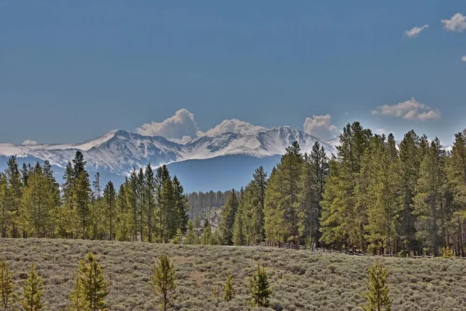 Mountain Peak 4 Bedroom Home by RedAwning