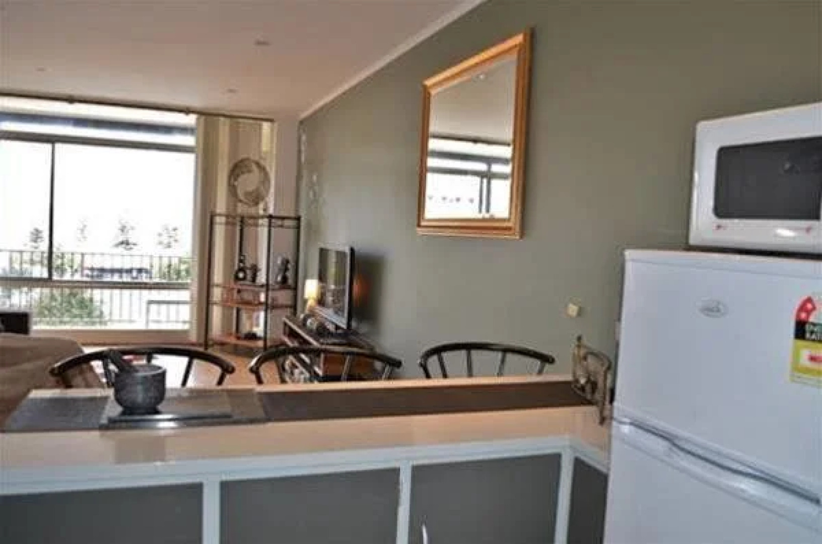 Apartment On Tennyson