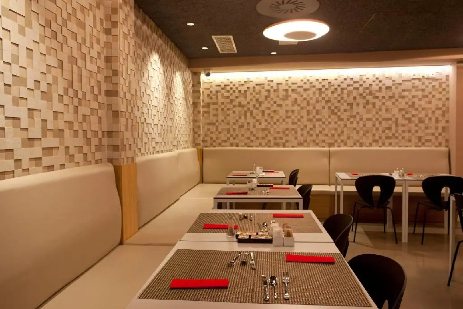 Hotel Pompaelo Plaza del Ayuntamiento & Spa