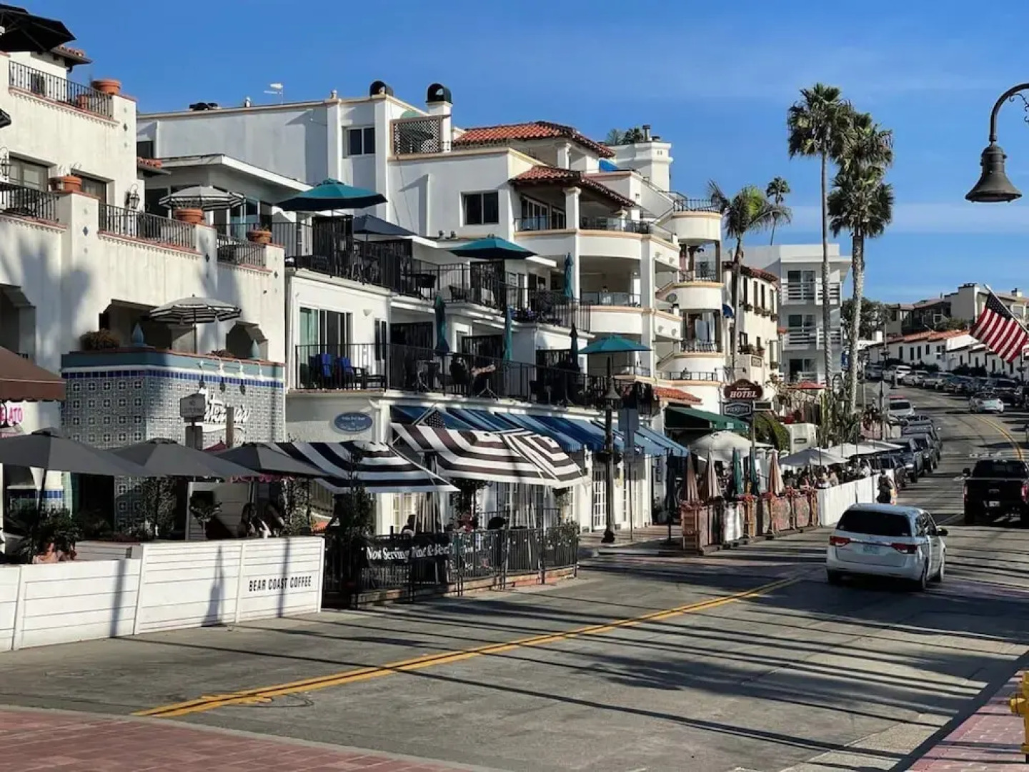 Walk to Beach - King Apt In 1 Area - AB