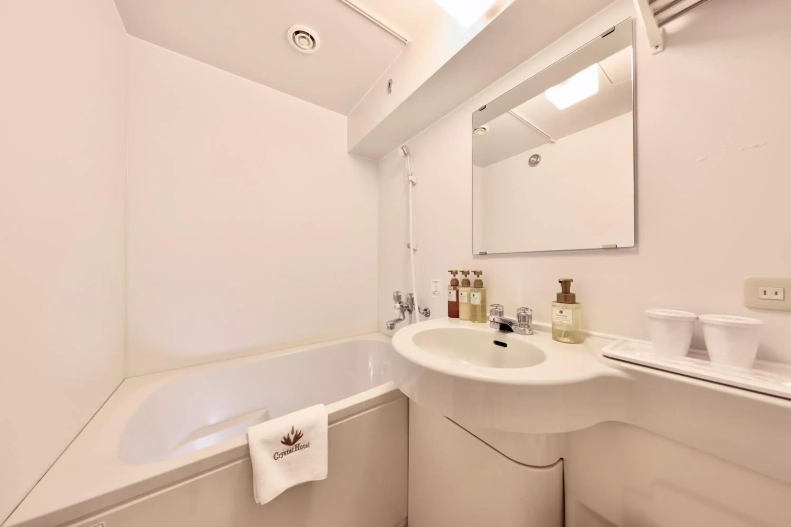 MINAMISENRI Crystal Hotel