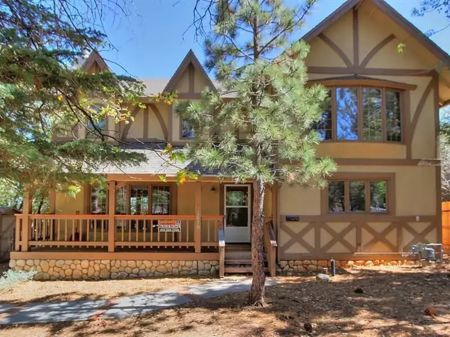 Cozy Bear Lair by Big Bear VR