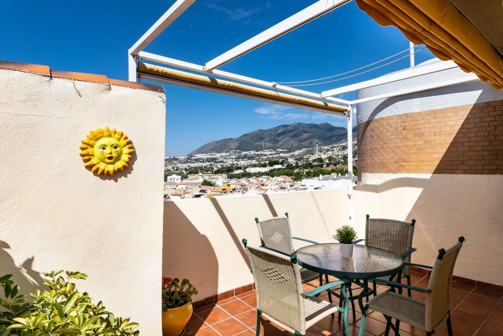 Ático Las Flores Moderno y céntrico duplex. 3 dormitorios. Parking. WI