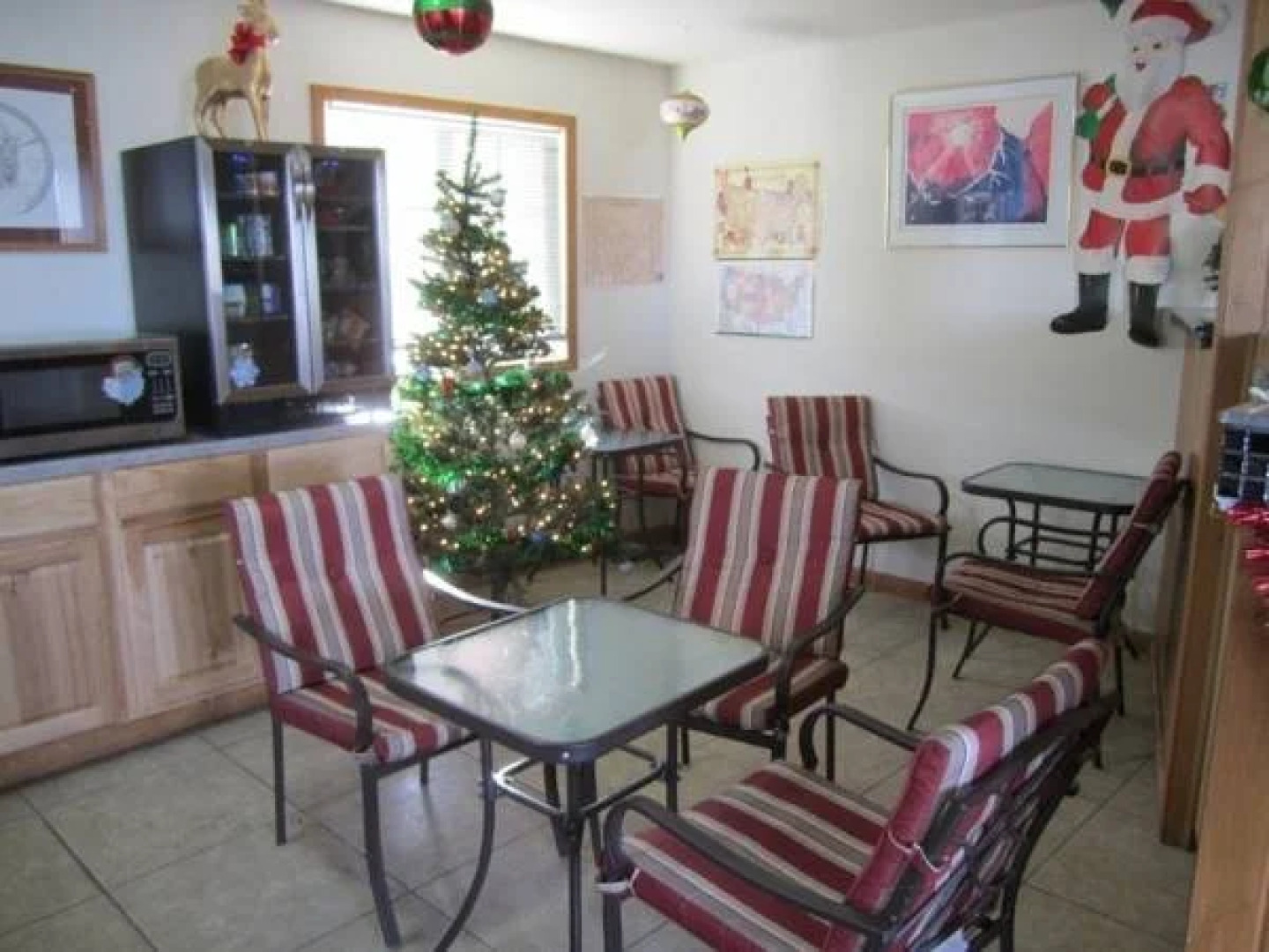 Going-To-The-Sun Inn & Suites