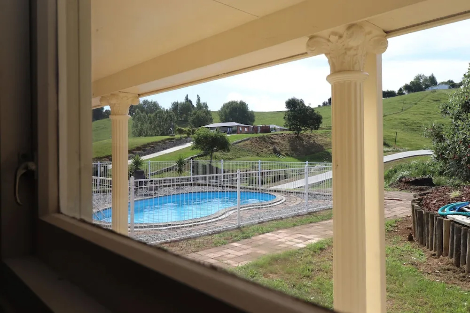 Luxury 5 Brm Oasis in Temple View