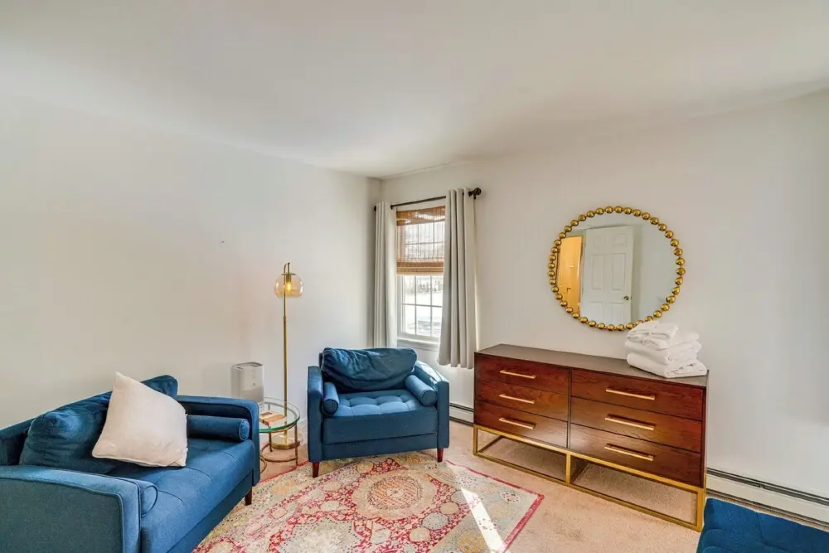 Walk to Dining: Downtown Lenox Guest House!
