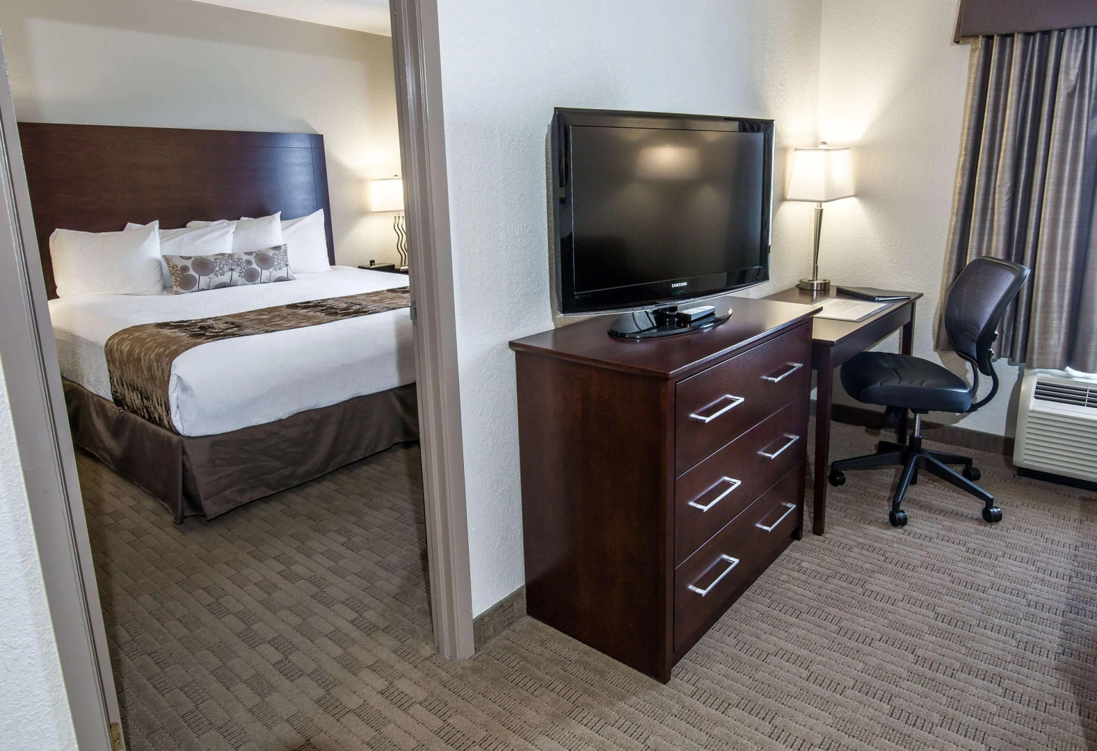 Best Western Plus Pembina Inn & Suites