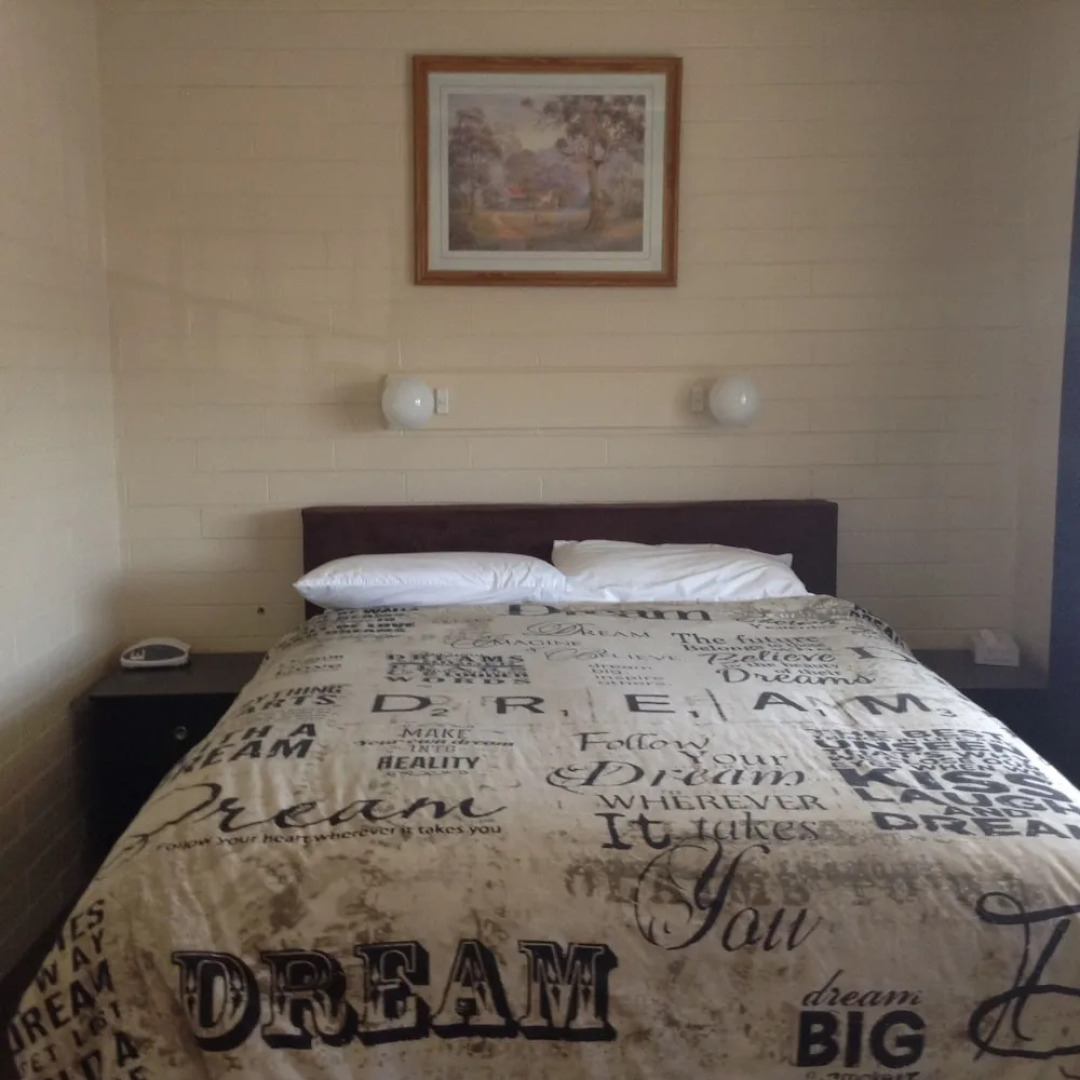 Ashton Townhouse Motel & Suites