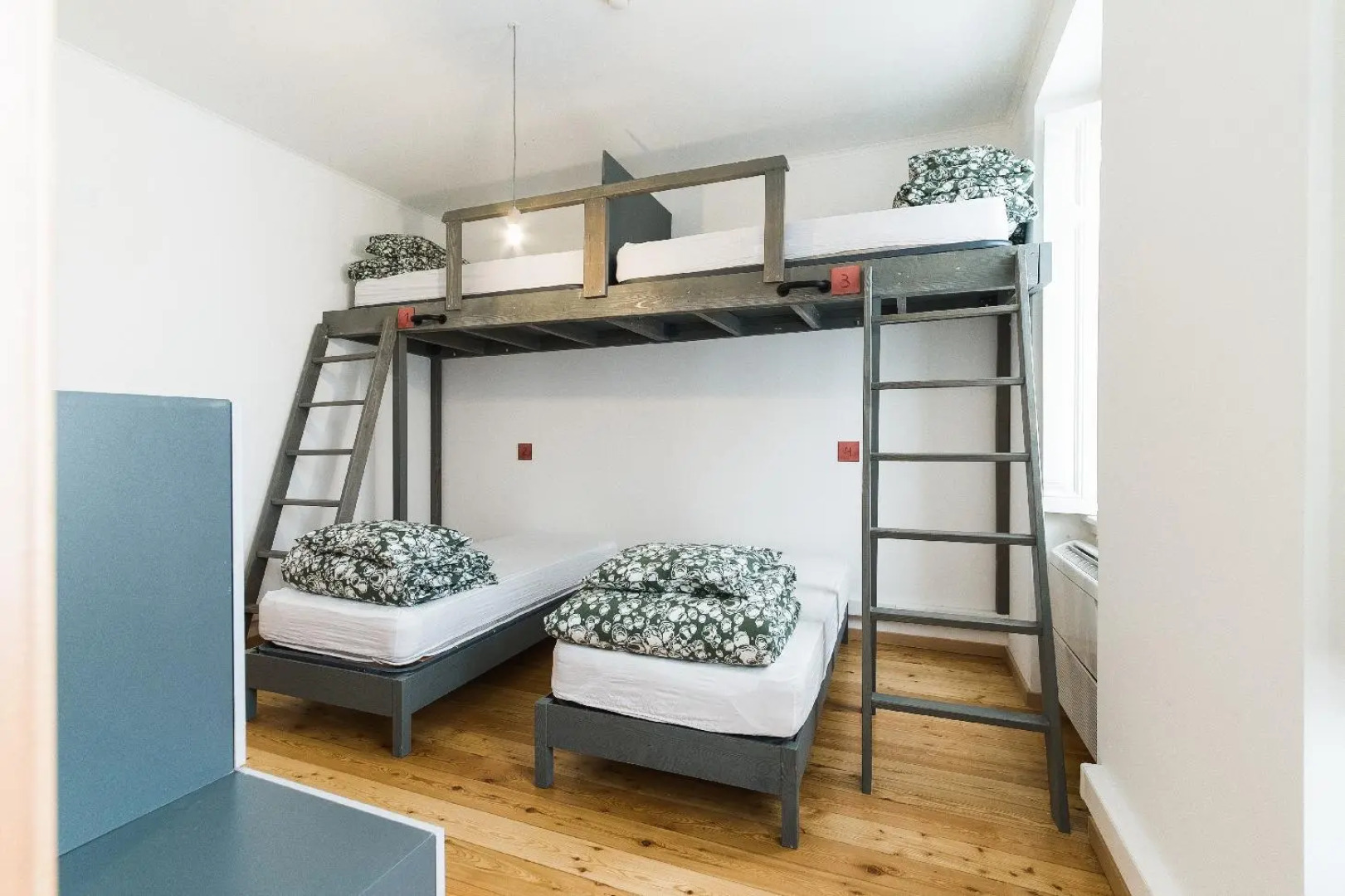 Хостел WOT Patio Social