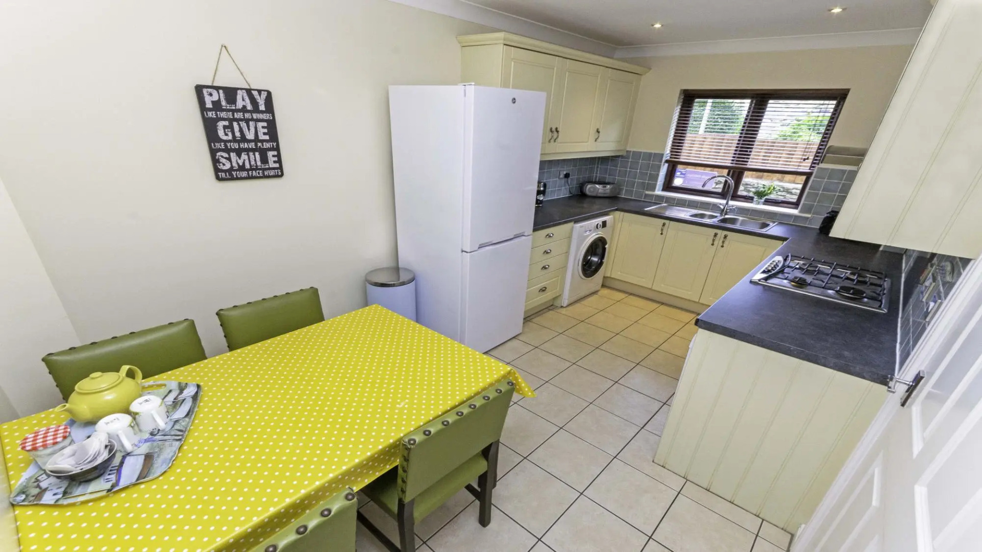 Oysters Sleeps 6 Modern Villa & Dog Friendly