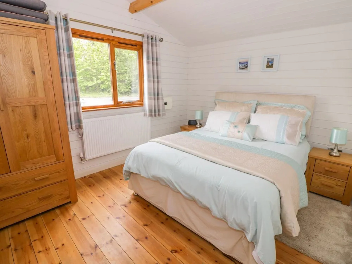 Log Cabin at Furlongs Farm